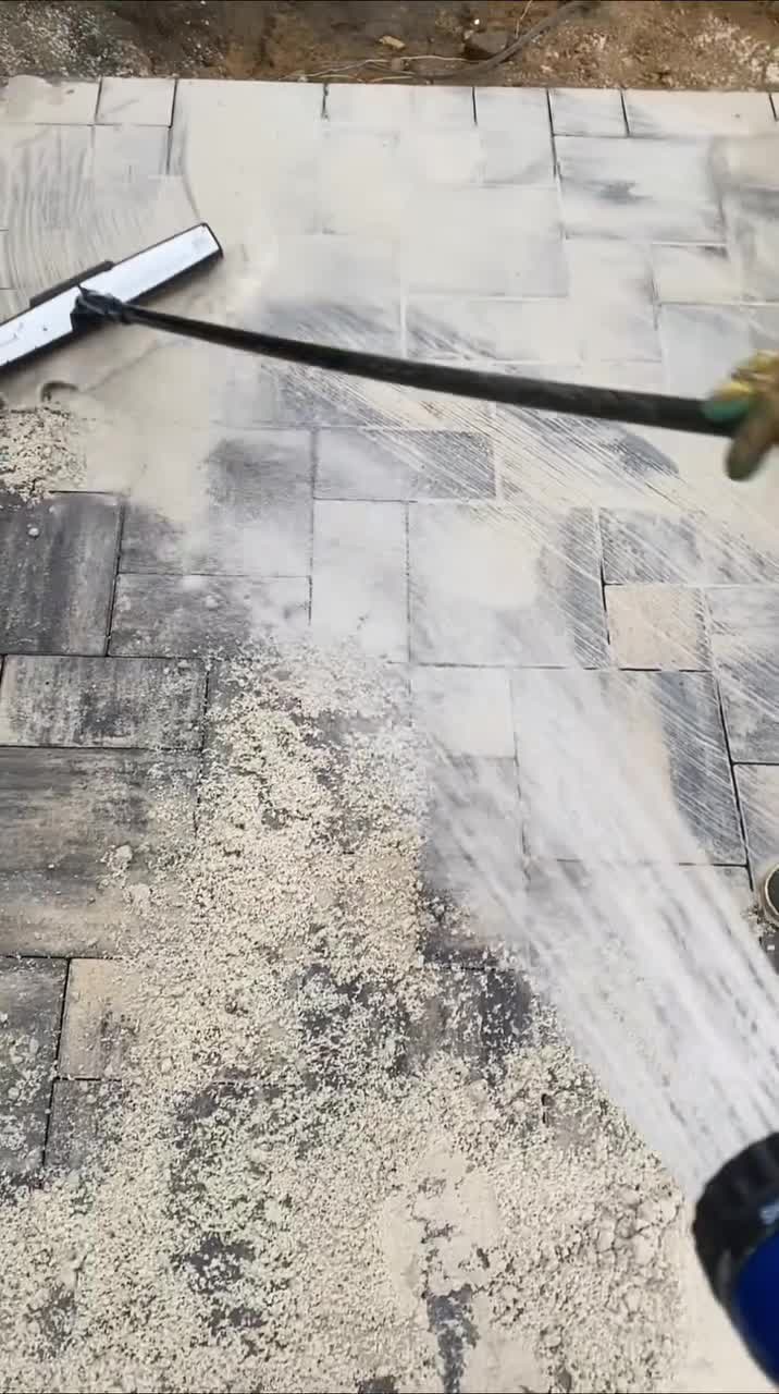 Видео замывки швов песком